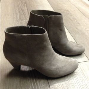 Size 9 suede grey boots. Never been worn!!